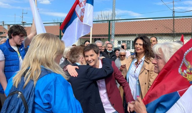 SVE OVO ŠTO SMO IZGRADILI, IZGRADILI SMO ZAJEDNO! Ana Brnabić sa građanima Sremčice! (FOTO, VIDEO)