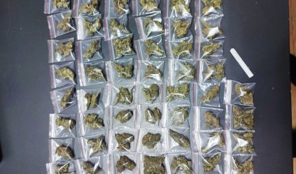 PAO DILER U STAROJ PAZOVI! Paketiće marihuane, pripremljene za prodaju krio u kutiji