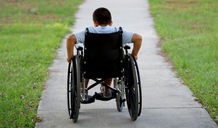 Srbija bez barijera: Vlada unapredila položaj osoba sa invaliditetom!