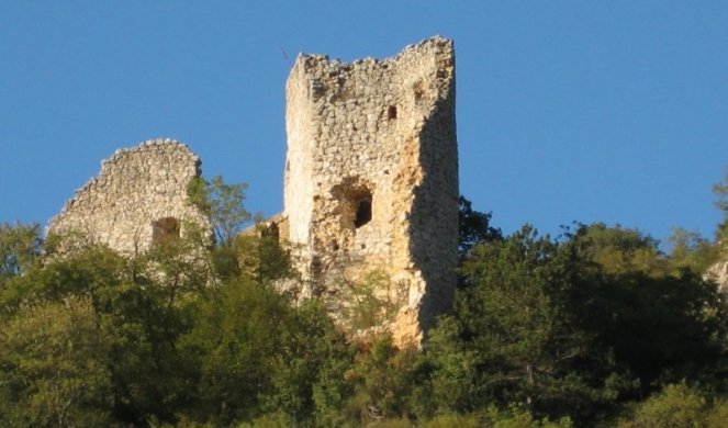 NE KAŽE SE UZALUD DA SU DEVOJKE IZ GRUŽE LEPE KAO RUŽE! PO JEDNOJ od njih, naša poznata PLANINA je dobila ime! Znate li koja?