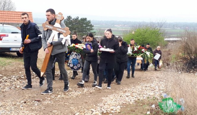 TUGA! POBEGAO IZ RATA SA RANJENIM BRATOM, POGINUO U RUDNIKU! Sahranjen prvi od osam stradalih rudara