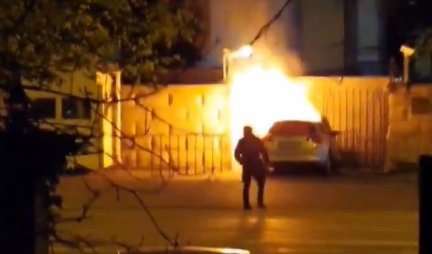 DRAMA ISPRED RUSKE AMBASADE U BUKUREŠTU! Autom probio ogradu ambasade, pa se zapalio?! Policija: Namerni gest čoveka za volanom! (VIDEO)