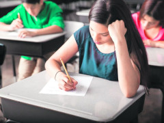 BRUKA! OPŠTI KOLAPS AMERIČKOG ŠKOLSTVA! Srednja škola u Teksasu odložila maturu, jedva 15 odsto učenika položilo test!