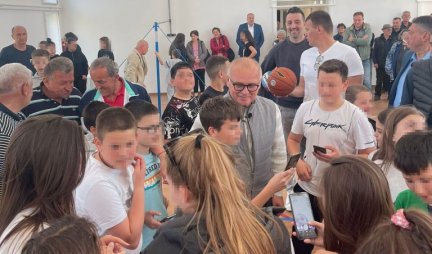 Grad dao 300 hiljada evra, Osnovna škola "Karađorđe" dobila fiskulturnu salu!