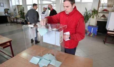 CRTA: Do 16 sati na biračka mesta u Beogradu izašlo 23,4 odsto