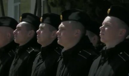 (VIDEO) RUSKI KOMANDANT OBIŠAO MORNARE POTONULE "MOSKVE" I DAO OBEĆANJE! Tradicija ratne mornarice biće nastavljena...