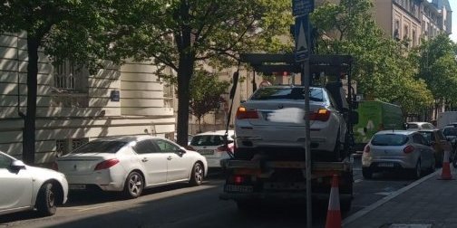 Digli auto prestupniku, on na "lud" način platio kaznu od 9.600 dinara! U parking servisu ostali šokirani