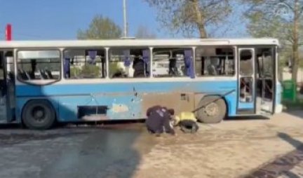 PRVI SNIMAK NAKON NAPADA U BURSI! Bombu su teroristi stavili na drvo, aktivirala se kada je autobus... (Video)