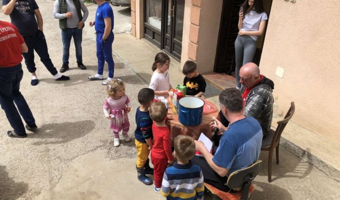 DVE ULICE U PROKUPLJU NEGUJU TRADICIJU (Foto)