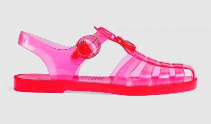 Italijanski modni brend Guči ponovo iznenađuje! Plastične sandale za leto od 400 evra