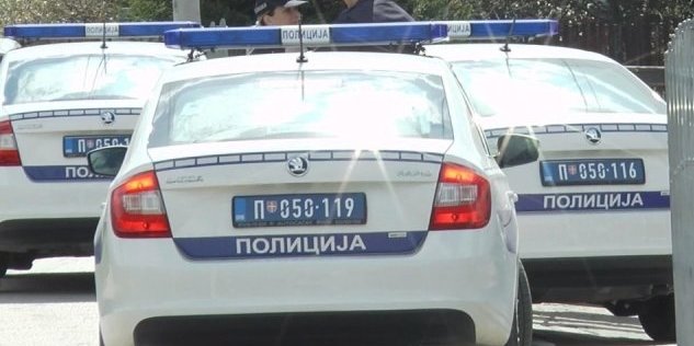 Pokušao da pregazi policajce u Pančevu! Nasilnom dileru određen pritvor
