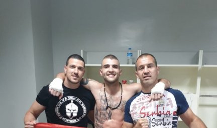RAŽNATOVIĆ POKORIO ISTANBUL!  Srpski bokser upisao 11. recku u profi ringu