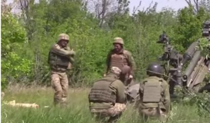 (VIDEO) KIJEV POSTAVIO AMERIČKE HAUBICE NA PRVU LINIJU FRONTA, ODGOVOR MOSKVE BIĆE... Ameri objavili snimak kako ukrajinski vojnici pucaju iz M-777!