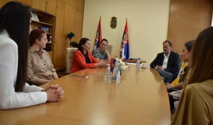 Vujović ugostila studente FPN-a, koji su započeli stručnu praksu u Ministarstvu
