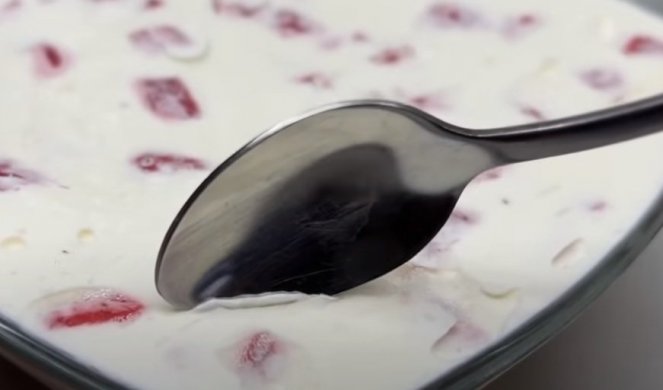 Domaći sladoled od samo 3 SASTOJKA! Ovo može svako da napravi, a PREUKUSNO JE! (VIDEO)