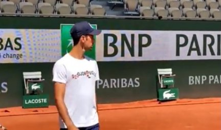 POGLED KOJI LEDI! Novak se POJAVIO na treningu ljutog RIVALA! O njegovom POTEZU bruji Pariz! (VIDEO)