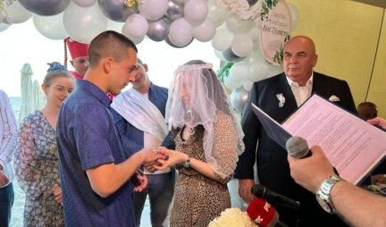 (FOTO/VIDEO) SRPSKA SVADBA U PARALIJI! 180 gostiju, brak sklopljen po svim srpskim običajima!