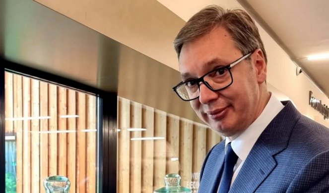 Najbolje osveženje u pauzi između sastanaka! Pogledajte šta pije Vučić u Davosu!