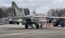 (VIDEO) JURIŠNI AVIONI SU-25 I HELIKOPTERI MI-17 TAJNO RASKLOPLJENI U ISTOČNOJ EVROPI, NA PUTU SU ZA UKRAJINU! Odgovor Moskve biće brutalan?!