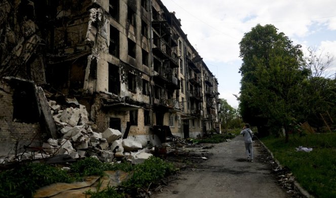 Četvoro dece poginulo u granatiranju, stiže teško naoružanje iz SAD u Ukrajinu... (Foto/Video)