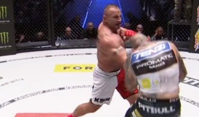 BUDILI GA PET MINUTA! Najbrutalniji nokaut u istoriji MMA sporta (VIDEO)