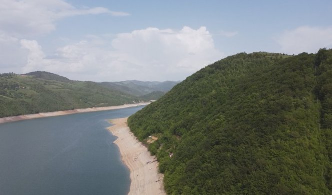 TRAGEDIJA NA ZLATARSKOM JEZERU! Majka se utopila naočigled dvoje maloletne dece!