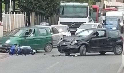 STRAVIČNA SAOBRAĆAJKA U NIŠU! Lekari se bore za život motocikliste!