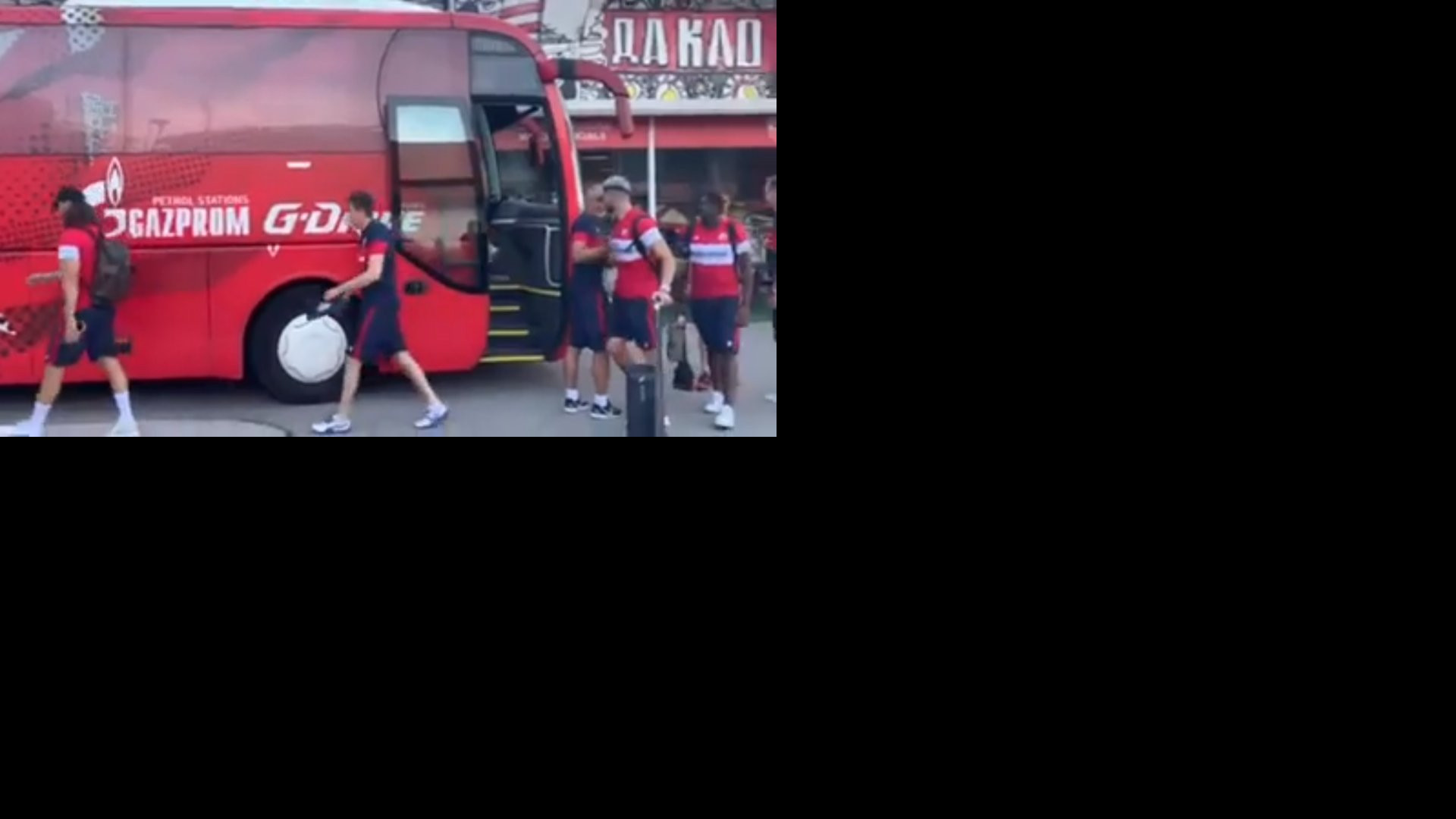 ZVEZDA OTPUTOVALA NA PRIPREME! Evo koga je Stanković POVEO u Sloveniju, a ko NEDOSTAJE na njegovom SPISKU! (VIDEO)