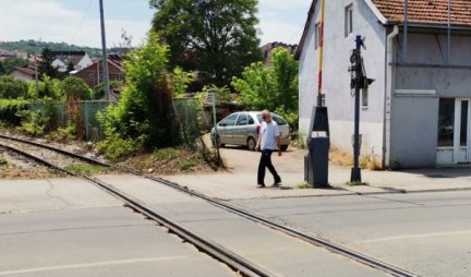 JEZIVA NESREĆA U NIŠU! Devojku udario VOZ, evo u kakvom je stanju