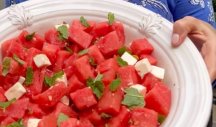OSVEŽAVAJUĆI RAJ ZA NEPCE! Napravite MOHITO-LUBENICA salatu - idealna za vrele letnje dane (i noći!)