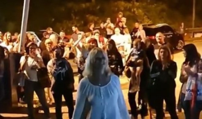 OVAKO SE ODLAZI U PENZIJU! Kad vidite kakav su ispraćaj kolege priredile Dragici ODUŠEVIĆETE SE, ovo ima samo u SRBIJI (VIDEO)