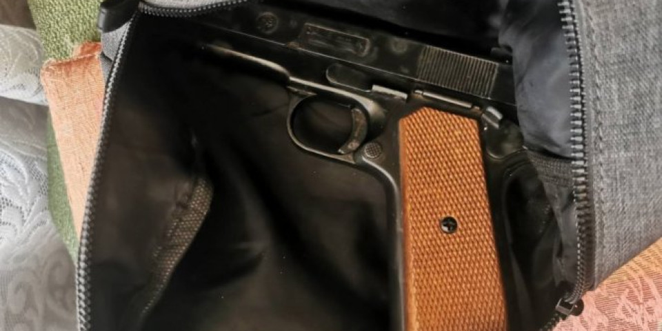 Holanđanin uhapšen na Preševu: Policija pronašla pištolj i municiju u njegovom autu