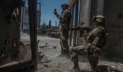 Američki list raskrinkao ukrajinske trupe: Imaju velike probleme u komunikaciji, Ukrajinci pucaju po svojima, nemaju radio opremu, koriste američke podatke