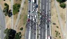 OVO MOŽE SAMO U SRBIJI! Manje od 300 ljudi blokira međunarodni saobraćajni koridor i maltretira sedam miliona građana!