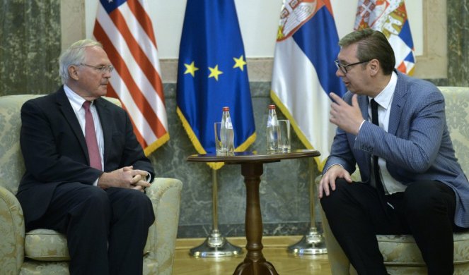 Predsednik Vučić sutra sa ambasadrom SAD Kristoferom Hilom
