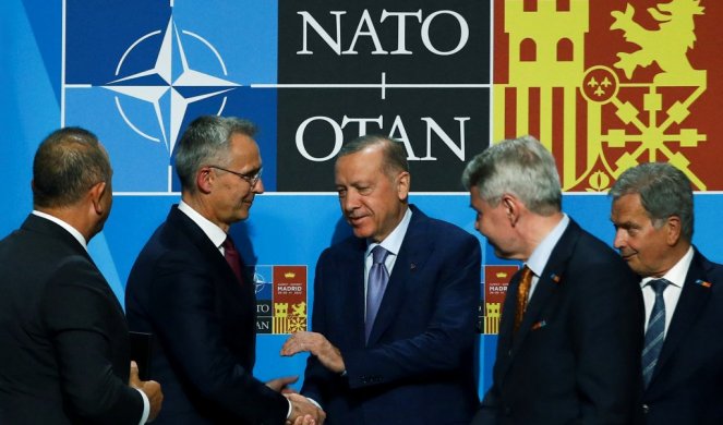 KINA PREKIDA ĆUTANJE, JEDNA ČLANICA JE ULJEZ U NATO!? "Neko, u samom srcu Alijanse, stvara globalnu imperiju"... SVE KAKO BI DOBIO ZALEĐINU OD RUSIJE!?