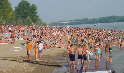 POČELO KUPANJE NA BRIONIMA! Popularna mitrovačka plaža ugosti 5.000 kupača!