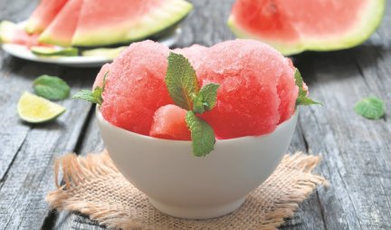 Sladoled od lubenice: Letnja poslastica za vrhunsko uživanje