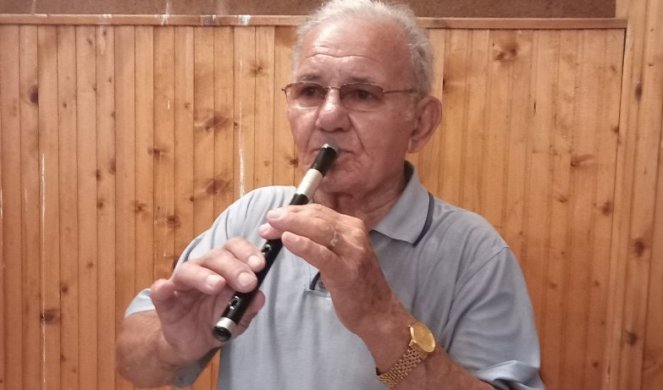 VELJA IZVODI MAGIJU NA FRULI! Čuvar srpske tradicije svira klasiku i džez: Frula je srpski identitet i moj život (FOTO/VIDEO)