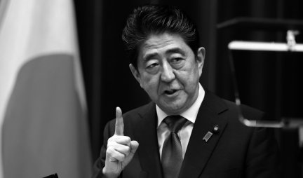 PREMINUO ŠINZO ABE OD POSLEDICE RANJAVANJA! Srce bivšeg japanskog premijera nije izdržalo!