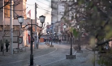 MANGUPI SU SPEVALI PESMU I NARUČIVALI JE KADA JE STRINA U KAFANI! Ovo je jedna od najlepših ljubavnih pesama koja krije gorku istinu dvoje mladih