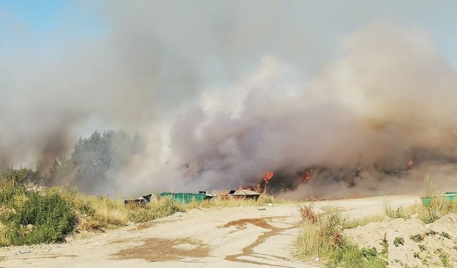 POD KONTROLOM POŽAR NA GRADSKOJ DEPONIJI VALJEVA! Otkriven uzrok uzbijanja vatrene stihije!