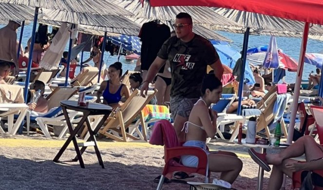 Paparaco Informera uslikao Slobu Radanovića na plaži
