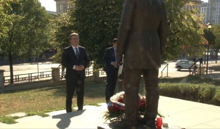 Selaković položio venac na spomenik Gavrilu Principu