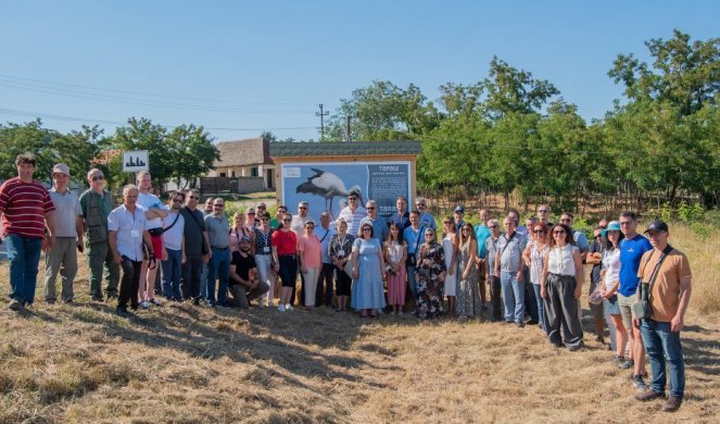 BELE RODE NAPRAVILE SPEKTAKULARAN DOČEK GOSTIMA IZ EVROPE! Dok je Prvoje pozirao kao maneken evo šta je radila njegova Mara (FOTO)