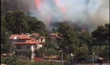 (VIDEO) GORI HOTEL U EKSKLUZIVNOM ODMARALIŠTU U TURSKOJ! Vatra se širi, zahvatila stambena područja!