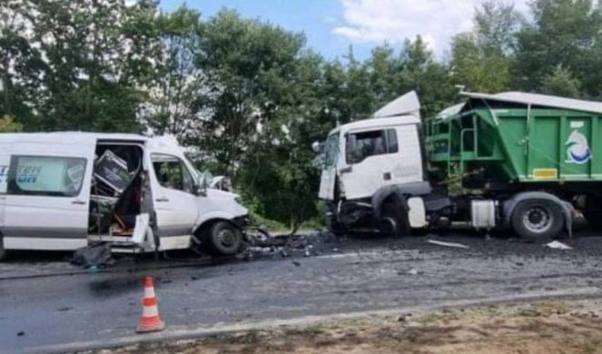 KRENULI DA OBEZBEDE PROVOD PA NASTRADALI! Rodbina i prijatelji opraštaju se od maldića koji su nastradali u nesreći kod Požege