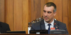 Orlić: Šefovi poslaničkih grupa iz dela opozicije nisu ni glasali za dnevni red, to je farsa!