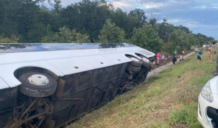 POVREĐENA SRPSKA DECA! Teška nesreća u Bugarskoj - autobus iz Srbije sleteo u jarak