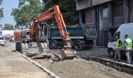 REALIZOVANA JOŠ JEDNA INICIJATIVA GRAĐANA: Počeli radovi na rekonstrukciji interblokovske saobraćajnice u Bulevaru vojvode Mišića